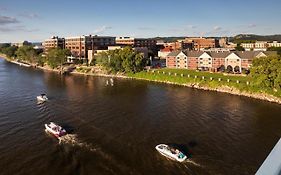 Courtyard Marriott la Crosse Wi