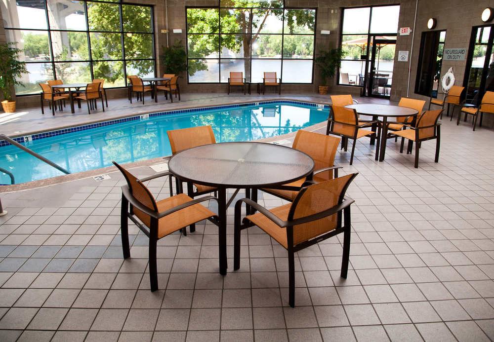 Courtyard La Crosse Downtown/Mississippi Riverfront Exterior photo